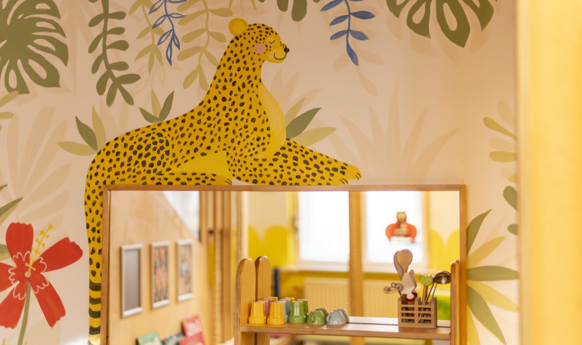 Pantherwandbild in der Kita
