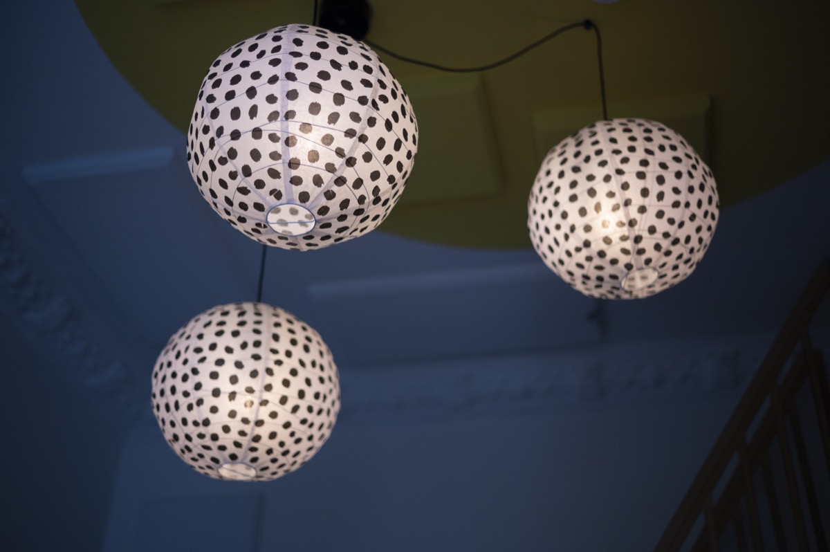 Gepunktete Lampions